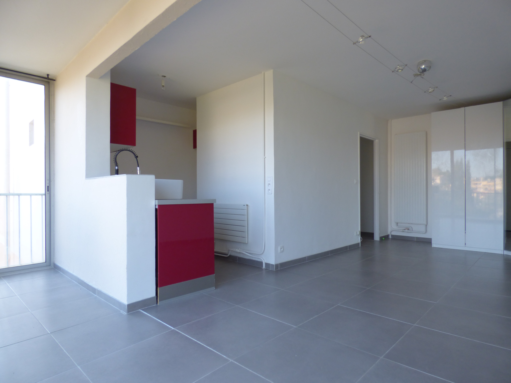 STUDIO 25 M2   CHEMIN DES TERRES BLANCHES   PARKING & CAVE